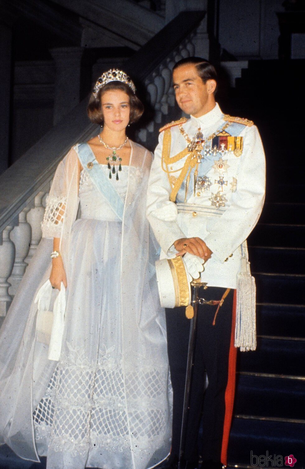 Constantino y Ana María de Grecia vestidos de gala cuando eran jóvenes