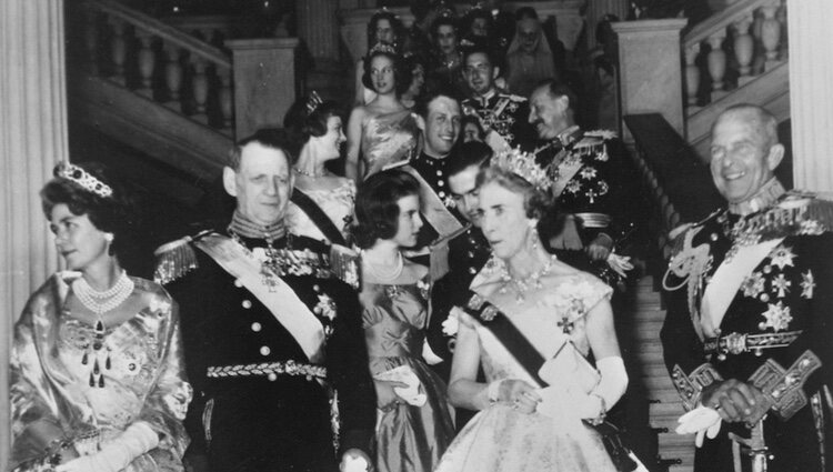 Pablo y Federica de Grecia, Federico IX e Ingrid de Dinamarca, Constantino y Ana María de Grecia y Harald de Noruega