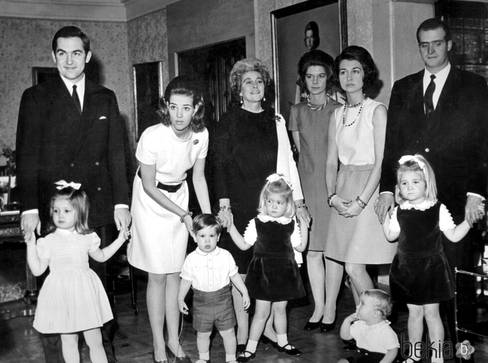 La Familia Real Española y la Familia Real Griega en la Navidad de 1968