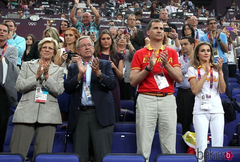 Constantino y Ana María de Grecia y los Reyes Felipe y Letizia en Londres 2012