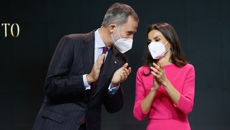 El Rey Felipe y la Reina Letizia, cómplices en la entrega de medallas de las Bellas Artes 2022