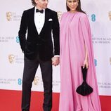 Tom Hiddleston y Zawe Ashton en los BAFTA 2022