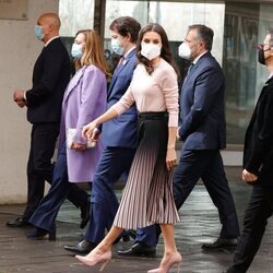 La Reina Letizia con el Alcalde de León y el Presidente de Castilla y León en el acto del Día Mundial de las Enfermedades Raras en León