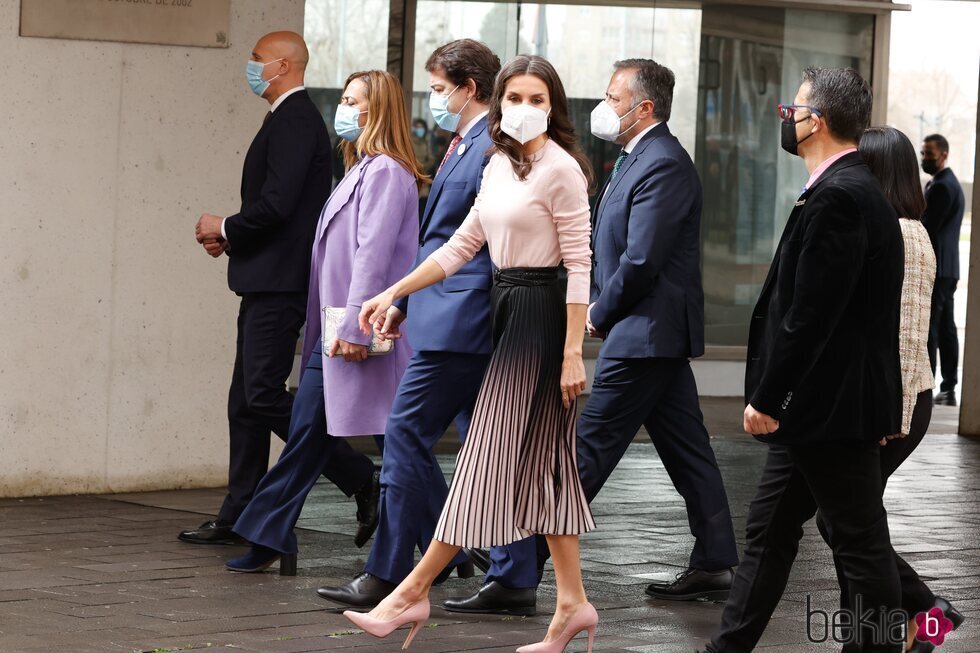 La Reina Letizia con el Alcalde de León y el Presidente de Castilla y León en el acto del Día Mundial de las Enfermedades Raras en León