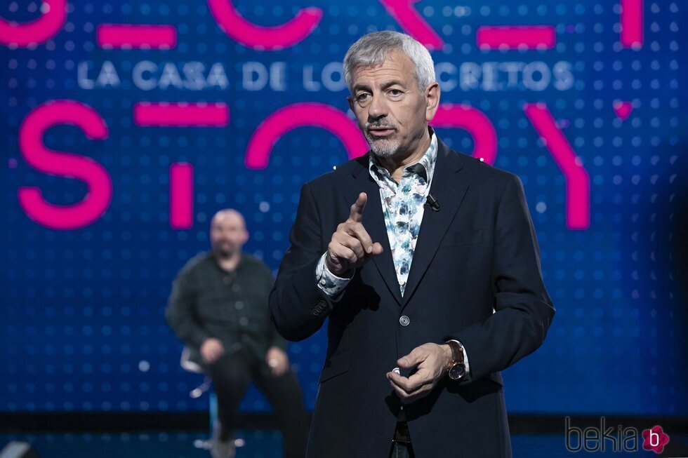 Carlos Sobera presentando la décima gala de 'Secret Story 2'