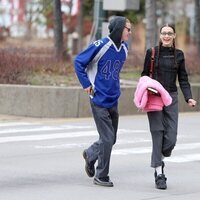 Bella Hadid y Marc Kalman dando un paseo por Nueva York