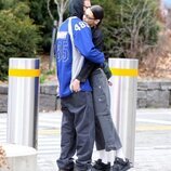 Bella Hadid y Marc Kalman se dan un abrazo en Nueva York