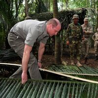 El Príncipe Guillermo en un área de entrenamiento en Chiquibul junto a Kate Middleton en Belice