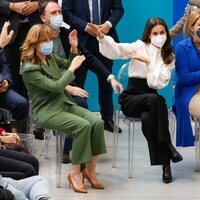 La Reina Letizia bailando en el acto de proclamación del Premio Princesa de Girona 2022 de Empresa