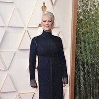 Jamie Lee Curtis en la alfombra roja de los Premios Oscar 2022