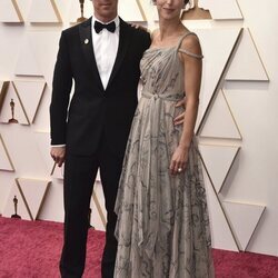 Benedict Cumberbatch y Sophie Hunter en la alfombra roja de los Premios Oscar 2022