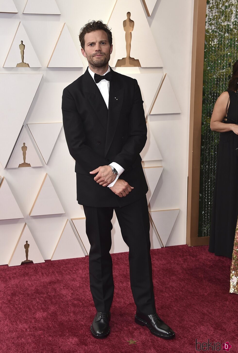 Jamie Dornan en la alfombra roja de los Premios Oscar 2022