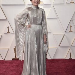 Olivia Colman en la alfombra roja de los Premios Oscar 2022