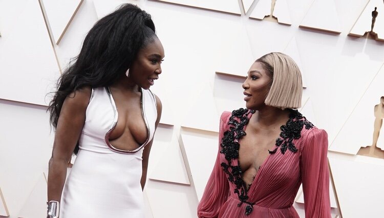 Venus y Serena Williams en la alfombra roja de los Premios Oscar 2022