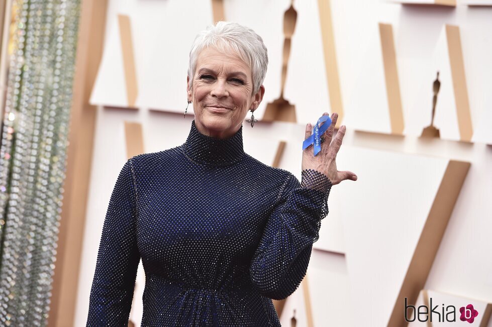 Jamie Lee Curtis muestra su apoyo a los refugiados de Ucrania la alfombra roja de los Premios Oscar 2022