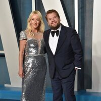 James Corden y Julia Carey en la fiesta de Vanity Fair tras los Premios Oscar 2022