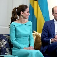 El Príncipe Guillermo y Kate Middleton muy sonrientes en Las Bahamas