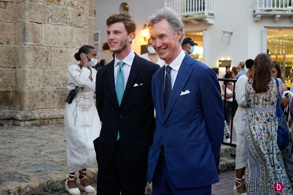 Guillermo de Luxemburgo y su hijo Paul-Louis de Nassau en la boda de Josef-Emanuel de Liechtenstein y Claudia Echavarría