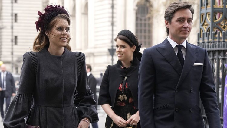 Beatriz de York y Edoardo Mapelli Mozzi en el homenaje al Duque de Edimburgo