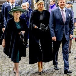 Guillermo Alejandro y Máxima de Holanda, Beatriz de Holanda, Pablo de Grecia y Felipe de Grecia en el homenaje al Duque de Edimburgo