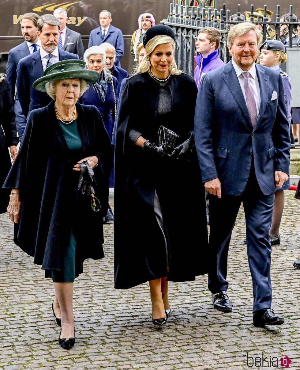 Guillermo Alejandro y Máxima de Holanda, Beatriz de Holanda, Pablo de Grecia y Felipe de Grecia en el homenaje al Duque de Edimburgo