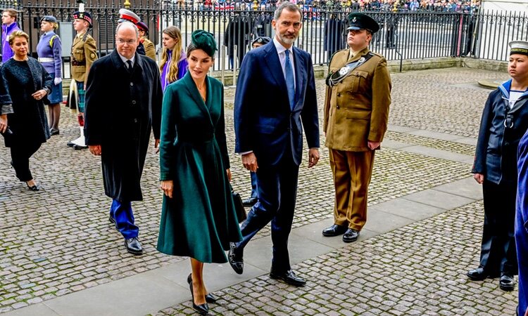 Los Reyes Felipe y Letizia, Alberto de Mónaco y María Teresa de Luxemburgo en el homenaje al Duque de Edimburgo