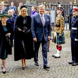 Pablo y Marie Chantal de Grecia, Beatriz de Holanda, Guillermo Alejandro y Máxima de Holanda en el homenaje al Duque de Edimburgo