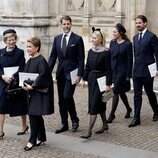 La Gran Duquesa de Luxemburgo, Ana María de Grecia, Pablo y Marie Chantal de Grecia, Felipe de Grecia y Nina Flohr y Margarita de Rumanía en el homenaje al