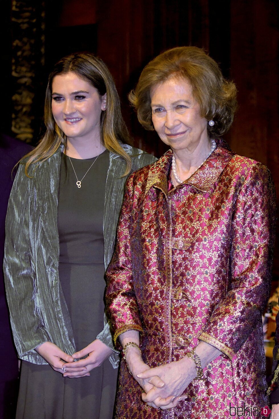 La Reina Sofía con Carlota, la hija de José Andrés, en los premios Sophia a la Excelencia en Nueva York