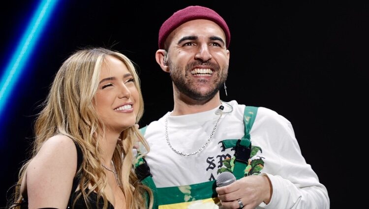 Ana Mena y Nil Moliner en Los 40 Music Awards 2022