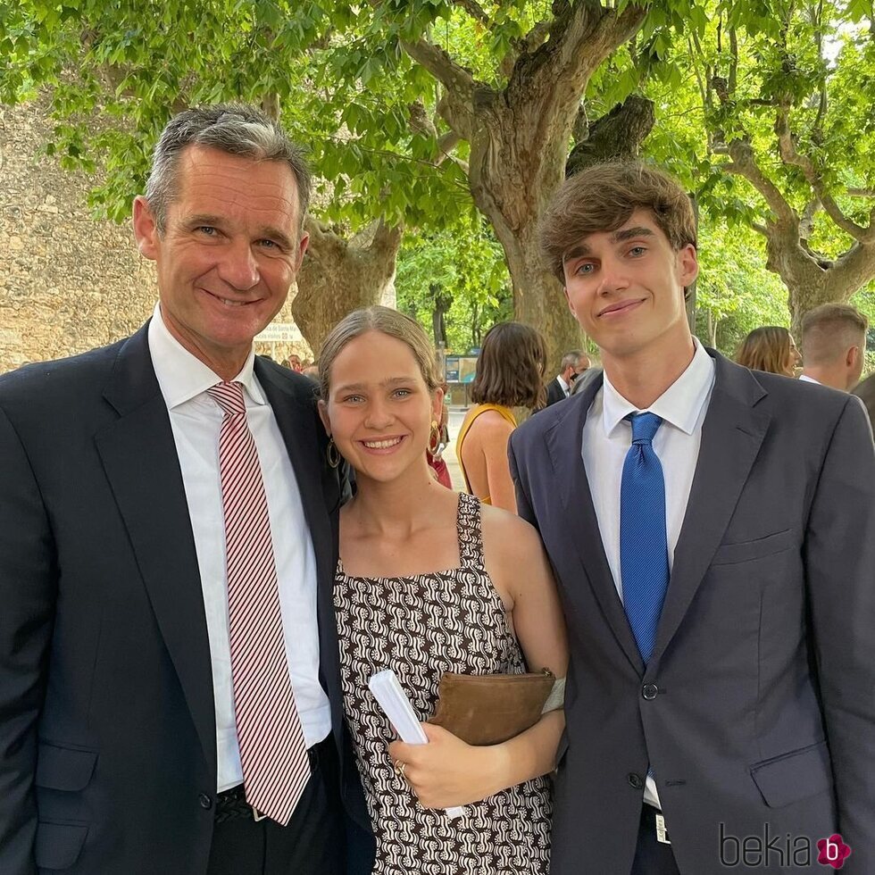 Pablo Urdangarin con su padre Iñaki Urdangarin y su hermana Irene