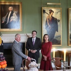 La Reina Letizia y el Príncipe Carlos en su visita a la Colección 'Zurbarán. las doce tribus de Israel: Jacob y sus hijos' en el Castillo de Auckland