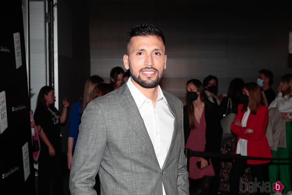 Ezequiel Garay en la presentación del nuevo libro de Tamara Gorro