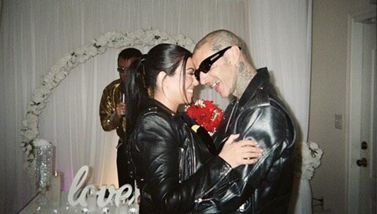 Kourtney Kardashian y Travis Barker durante su boda en Las Vegas