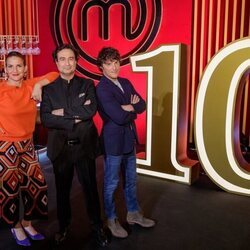 Samantha Vallejo-Nágera, Pepe Rodríguez y Jordi Cruz festejando el décimo aniversario de 'Masterchef'