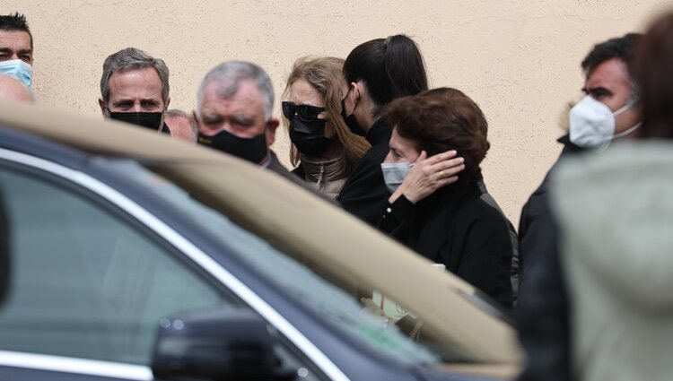 La Infanta Elena, Victoria Federica y Rita Allendesalazar en el funeral de José María Álvarez de Toledo