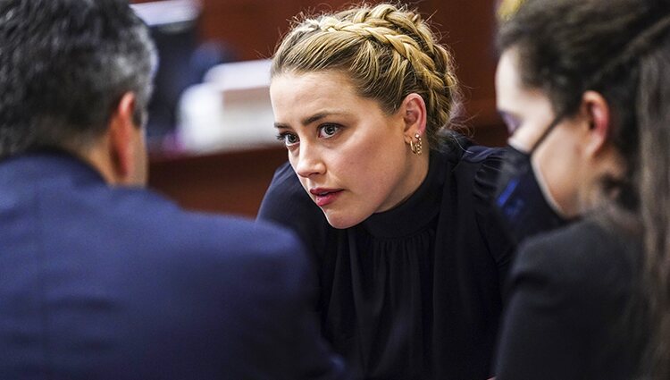 Amber Heard durante su juicio televisado con Johnny Depp