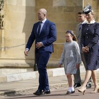 Mike Tindall y Zara Phillips con su hija Mia en la misa del Domingo de Resurrección