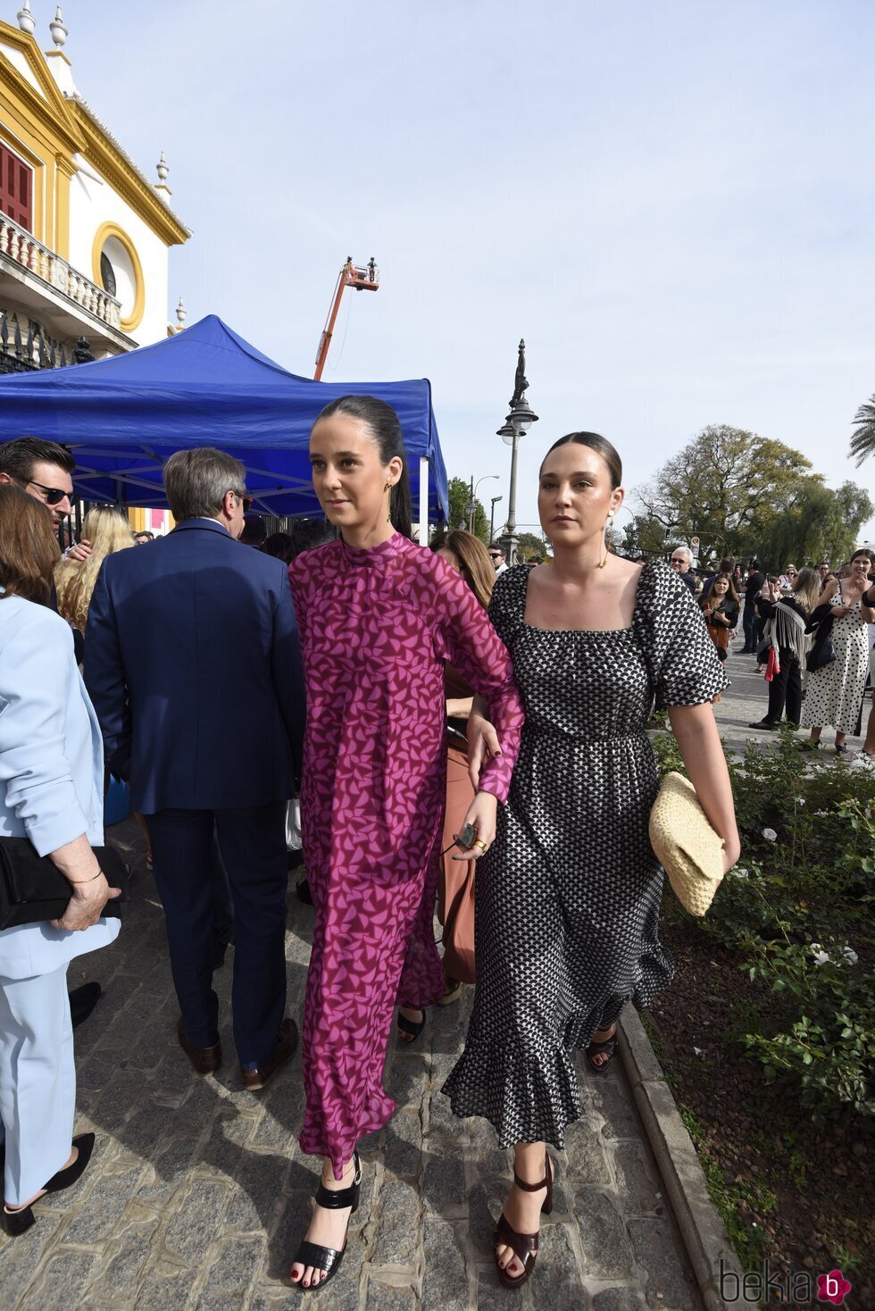 Victoria Federica y Rocío Laffón en la Corrida del Domingo de Resurrección en Sevilla