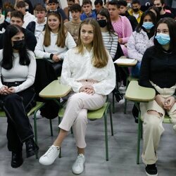 La Princesa Leonor entre estudiantes en una Jornada sobre Juventud y Ciberseguridad en Leganés