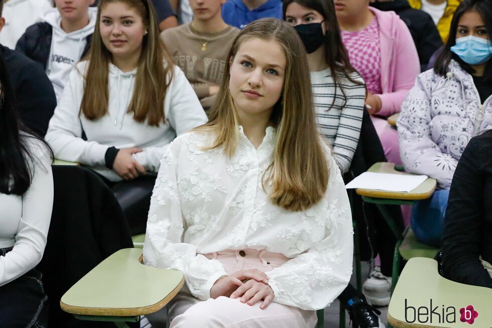 La Princesa Leonor en su primer acto en solitario sin mascarilla