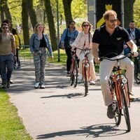 El Príncipe Harry montando en bici en los Invictus Games en La Haya