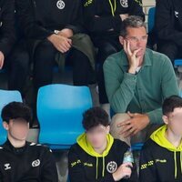 Iñaki Urdangarin viendo jugar a su hijo Pablo al balonmano en Pamplona