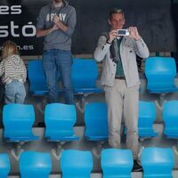 Iñaki Urdangarin, muy orgulloso viendo jugar a su hijo Pablo en Pamplona