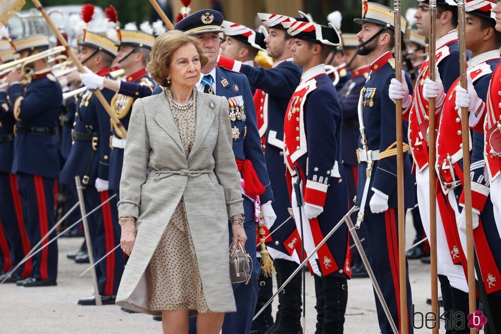 La Reina Sofía en la jura de bandera de personal civil en el Acuartelamiento de la Guardia Real