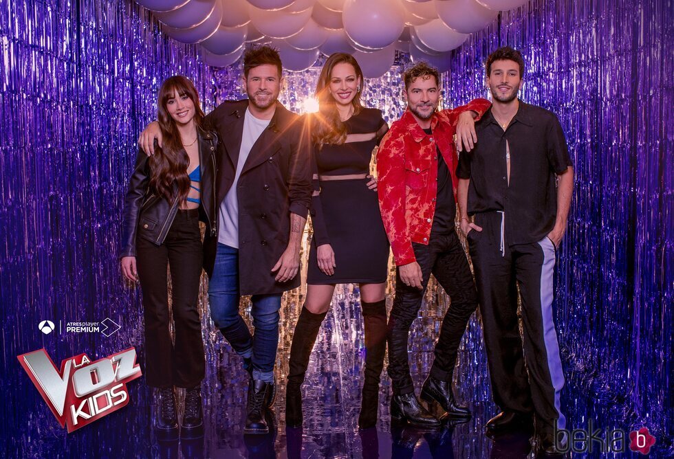 Aitana, Pablo López, Eva González, David Bisbal y Sebastián Yatra en una foto promocional de 'La Voz Kids'