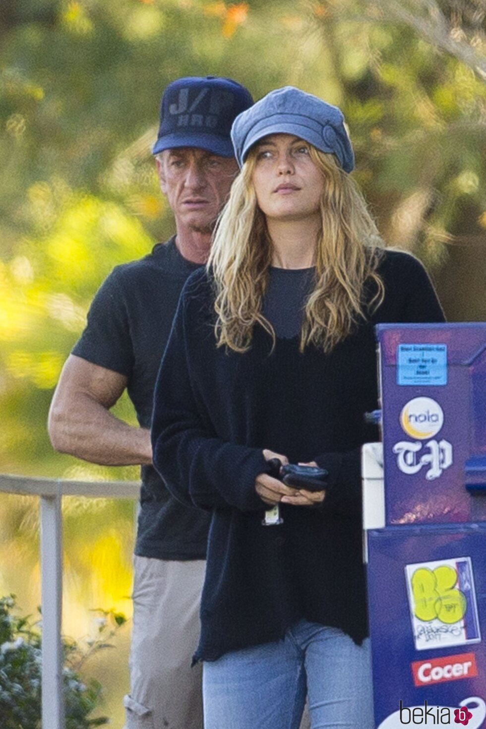 Sean Penn y Leila George en Los Angeles