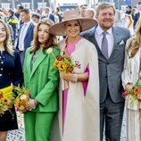 Guillermo Alejandro y Máxima de Holanda y sus hijas Amalia, Alexia y Ariane de Holanda en el Día del Rey 2022