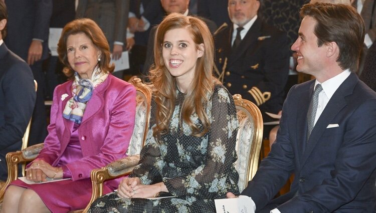 Silvia de Suecia, Beatriz de York y Edoardo Mapelli Mozzi en la Asamblea Mundial de la Dislexia en el Palacio Real de Estocolmo