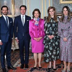 Beatriz de York y Edoardo Mapelli Mozzi con Silvia de Suecia y Carlos Felipe y Sofia de Suecia en la Asamblea Mundial de la Dislexia en el Palacio Real de 